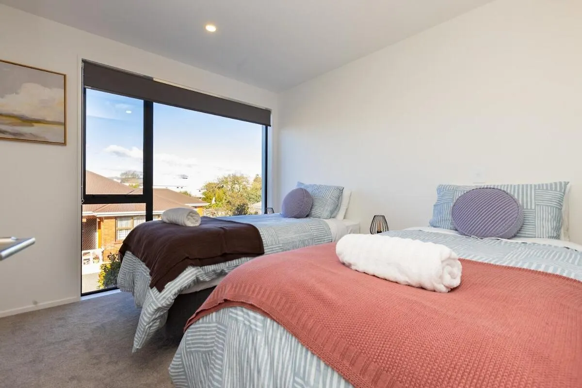Brand New Luxury 3 Bed 3 Baths Family Getaway Villa Christchurch New Zealand