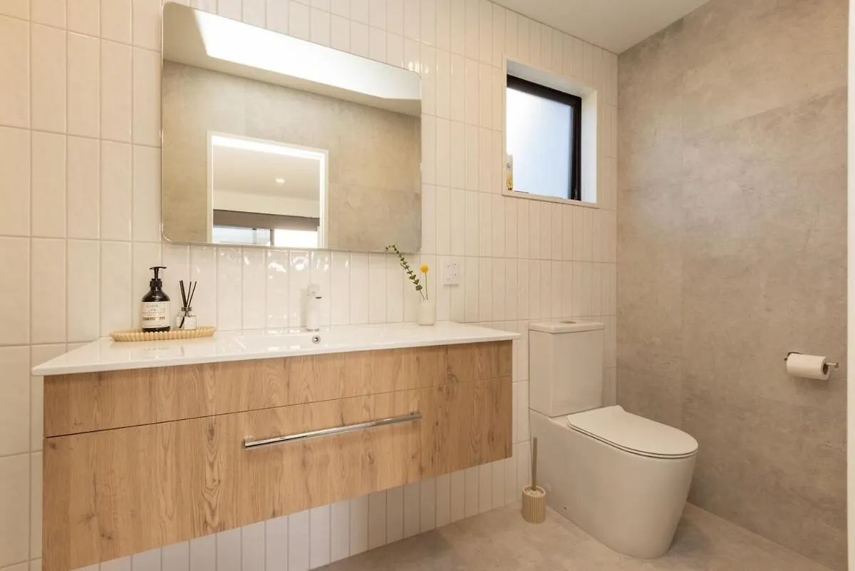 Brand New Luxury 3 Bed 3 Baths Family Getaway Villa Christchurch 0*,  New Zealand