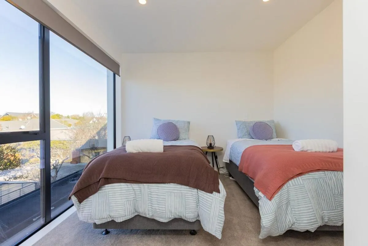 Holiday home Brand New Luxury 3 Bed 3 Baths Family Getaway Villa Christchurch