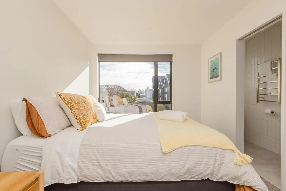Brand New Luxury 3 Bed 3 Baths Family Getaway Villa Christchurch 0*,
