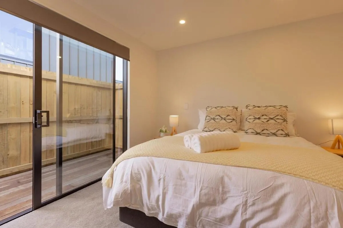 Brand New Luxury 3 Bed 3 Baths Family Getaway Villa Christchurch 0*,  New Zealand